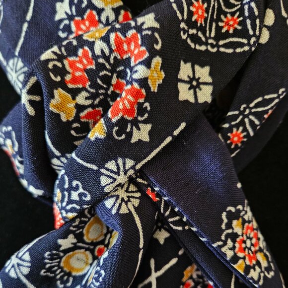 Japanese Kimono Scarf S4661 - Navy Blue Wool Hex and Medallion - Picture 3 of 4